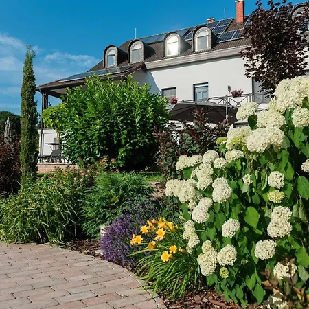 게스트하우스 Katzer Badacsonytördemic