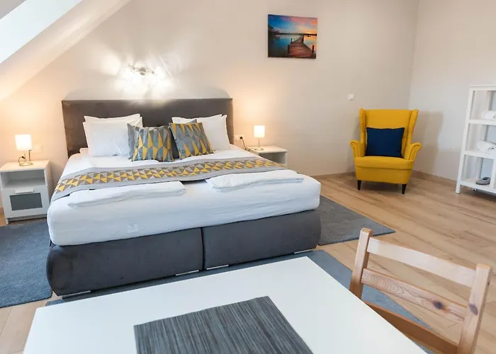 Katzer ゲストハウス Badacsonytördemic