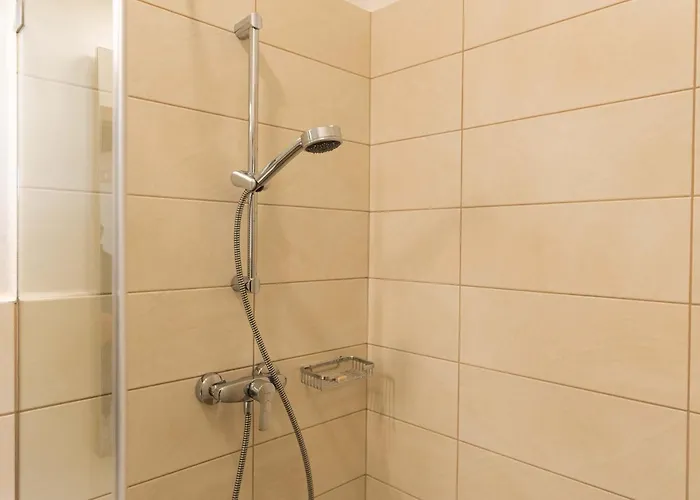 ゲストハウス Katzer Badacsonytördemic