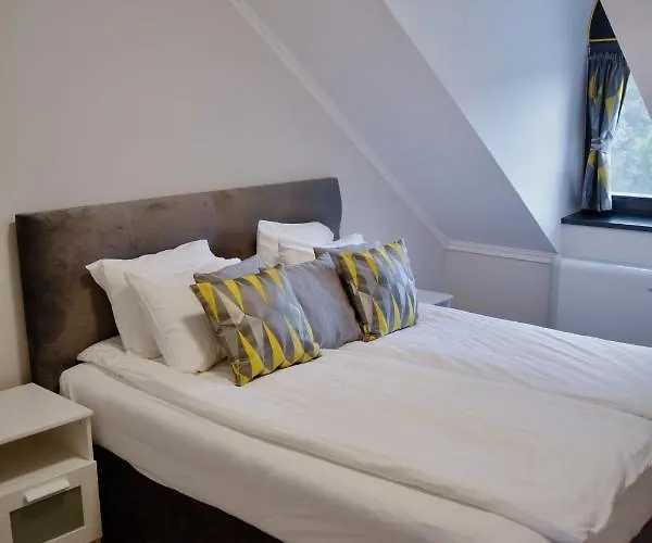 Katzer ゲストハウス 4*